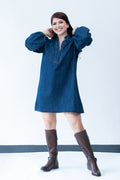 Vestido denim corto estilo holgado con mangas largas