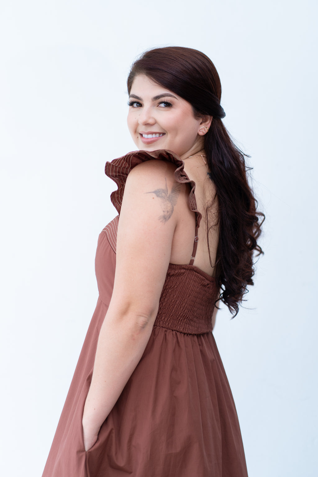 Vestido Café con escote corazón