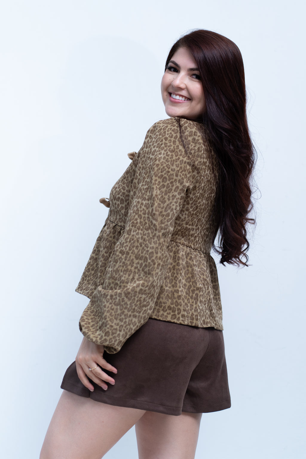 Blusa animal print con dos lazos